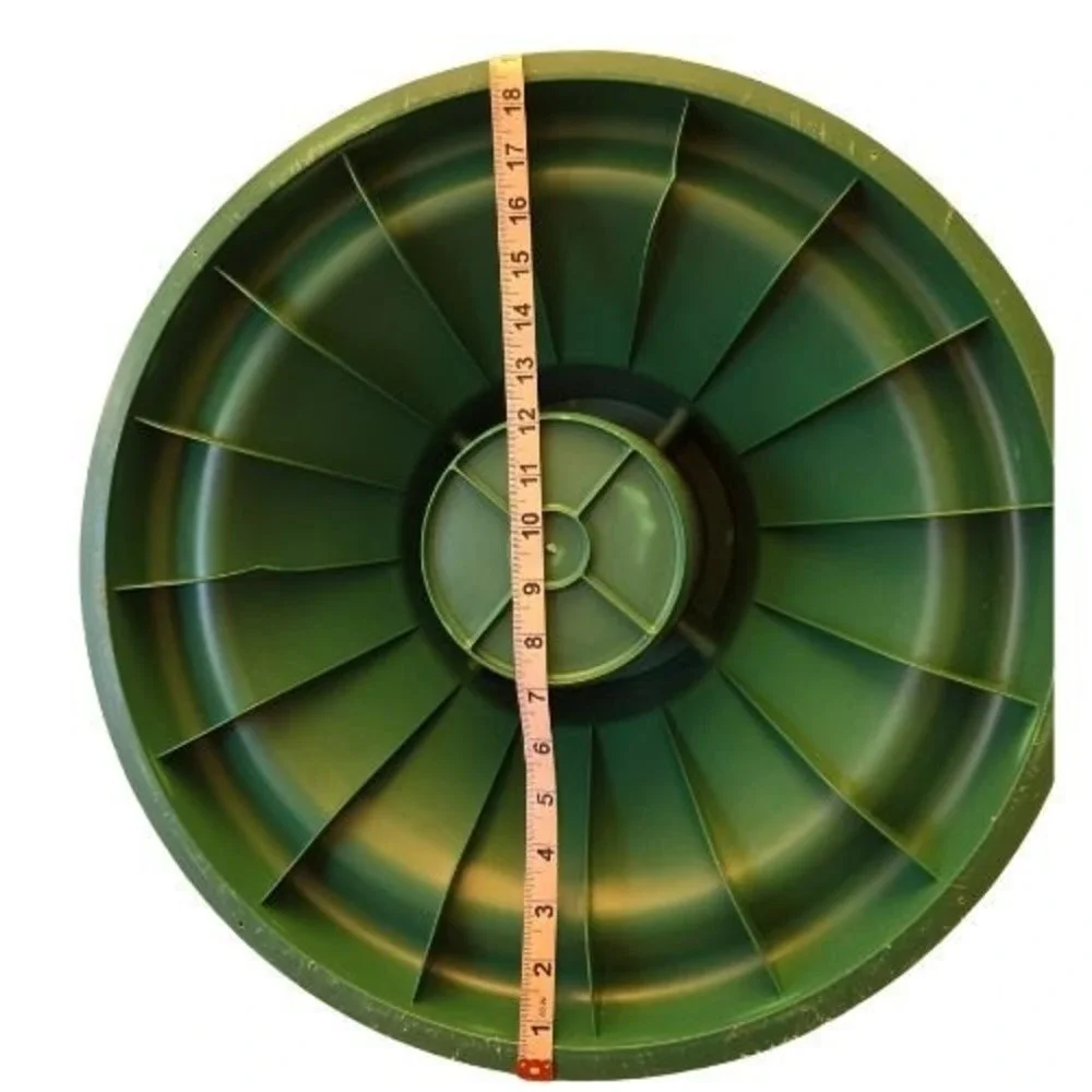 Green Plastic Christmas Tree Stand for Live‎ Trees 18 Inch Wide Base 4 Bolts